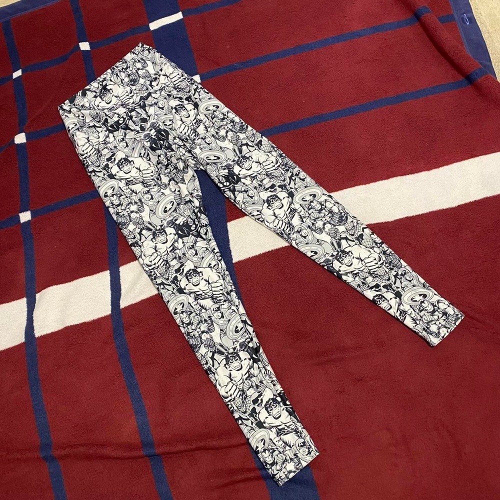 Marvel Leggings Universal Studios Black White Graphic Print Women’s S